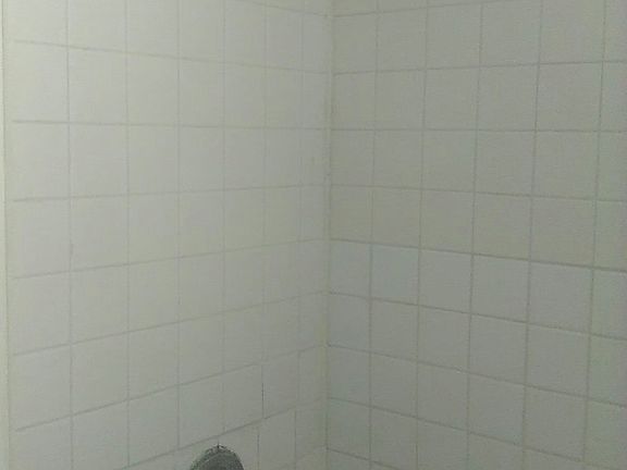 2nd image of 594 Roosevelt Ave #2B