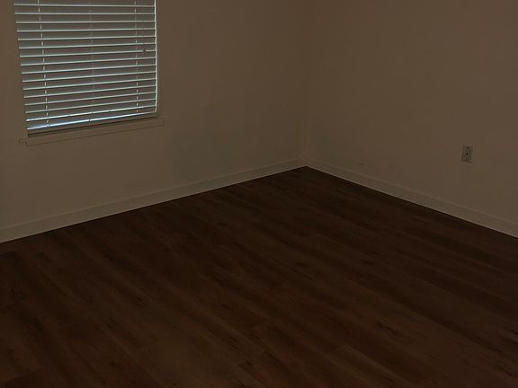 3rd image of 1806 Esther Dr #B