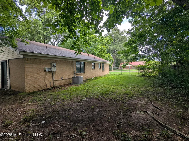 2905 Brook Cv — Photo 13