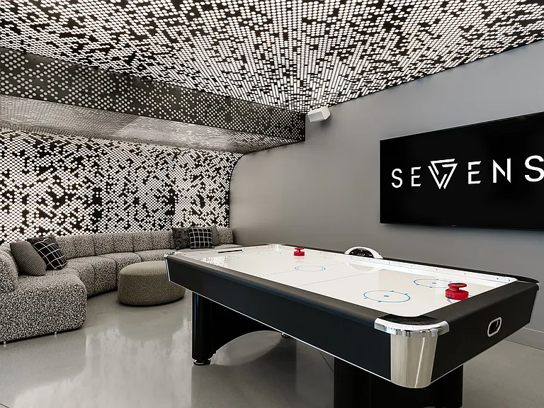 Sevens — Photo 96