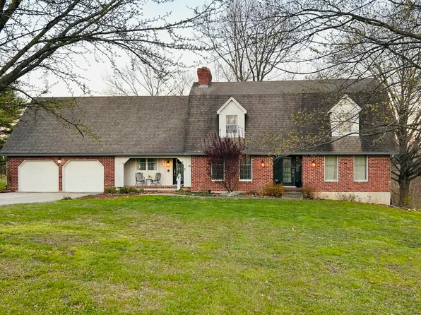 106 Walnut Dr, Carrollton, MO 64633