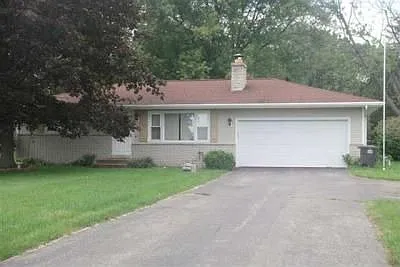 4260 Springbrook Rd photo 1