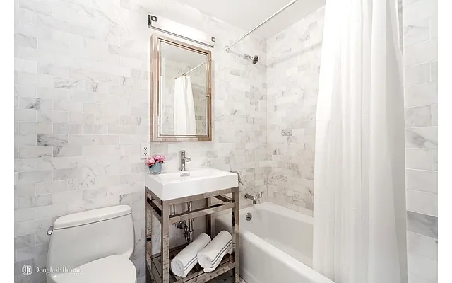 Sold by Douglas Elliman | media 21