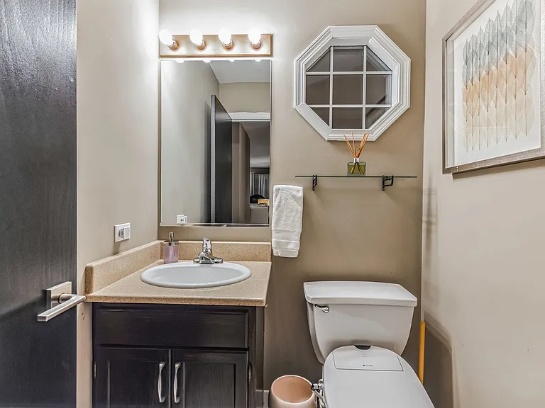 324 Chesapeake Ln — Photo 18