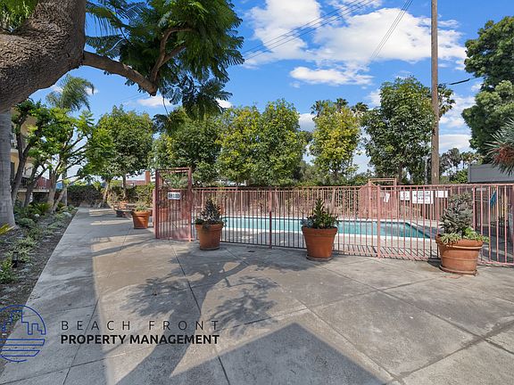 3rd image of 3320 Redondo Beach Blvd Floor 2