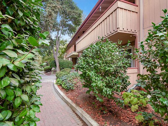5th image of 151 Buckingham Dr Unit 229