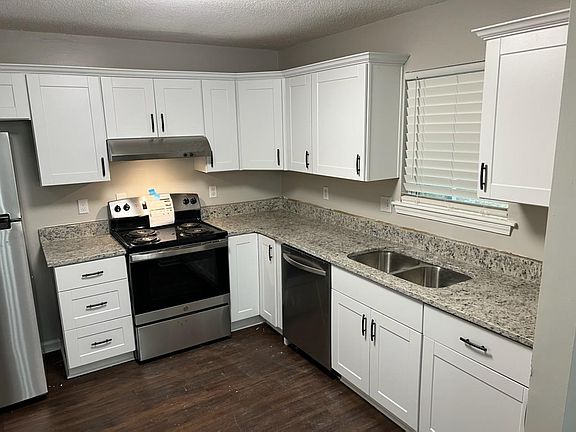 2nd image of 109 Woodberry Ct