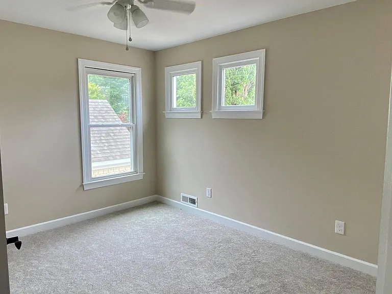 2nd Bedroom, Upstairs