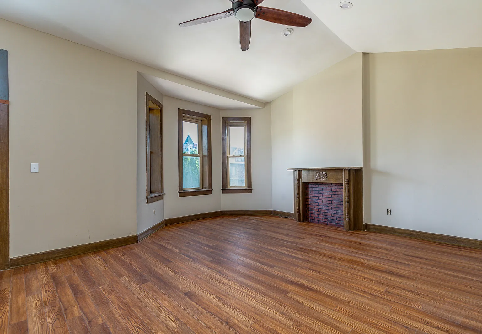 5024 Cates Ave — Photo 4