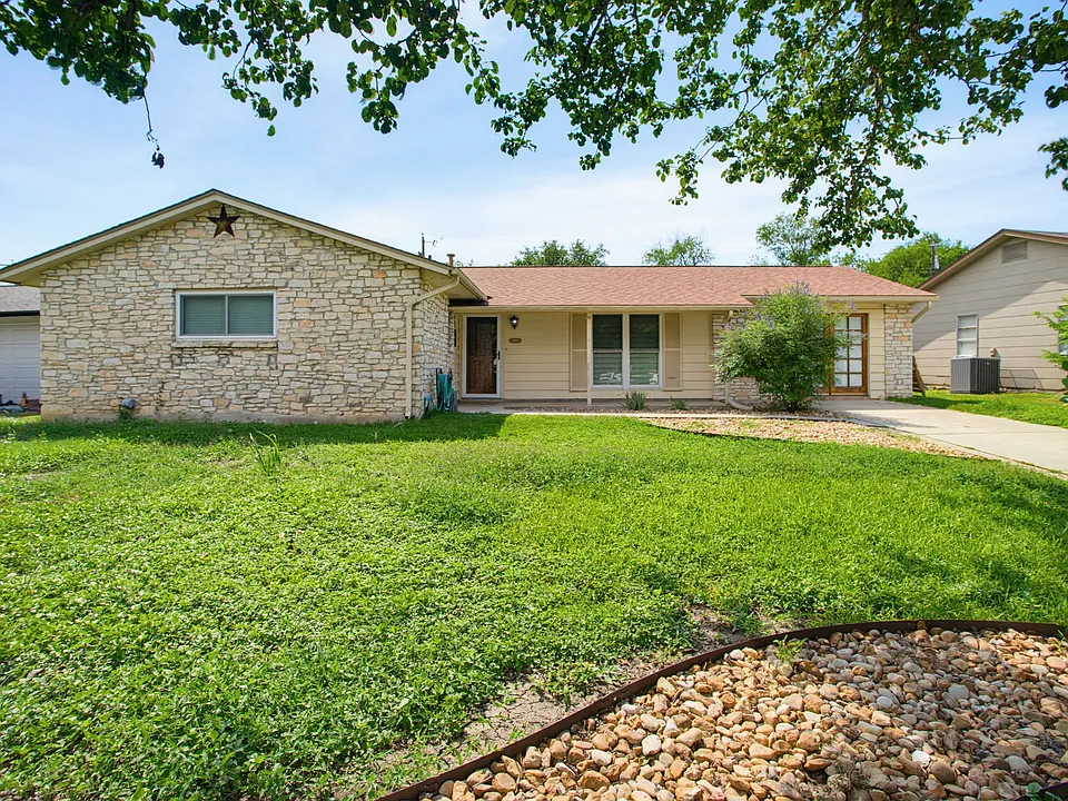 8315 Castlecreek Dr