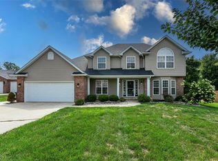 12 Annebriar Dr, Maryville, IL 62062