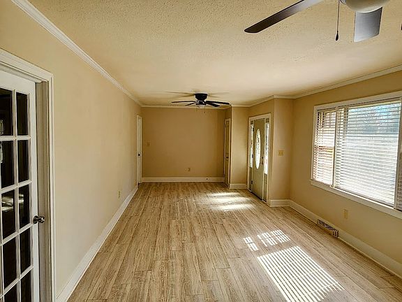 2nd image of 2877 Charleston Hwy
