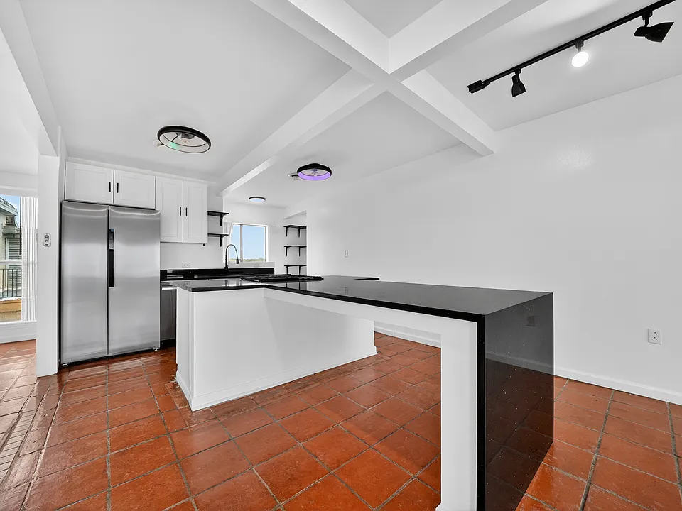 Four Oaks Apartments