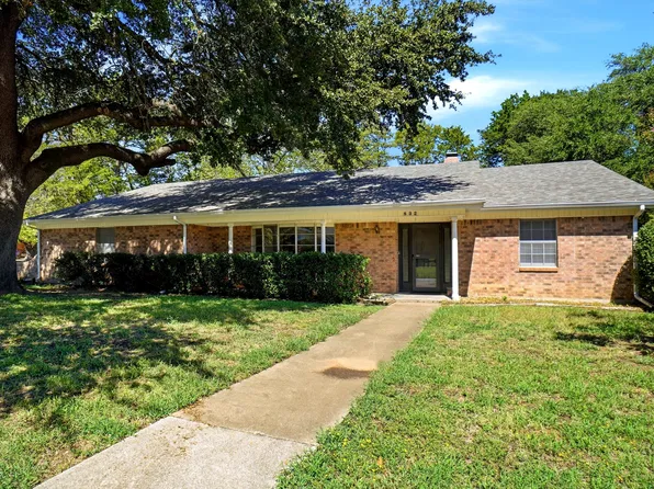 832 Overhill Dr, Hurst, TX 76053