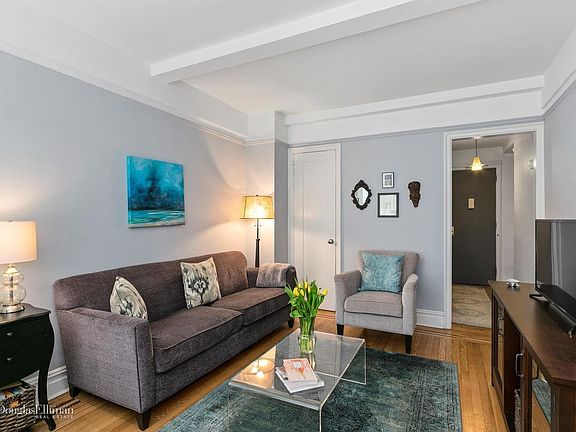 4th image of 2681 Broadway #2L