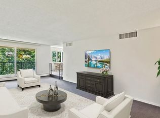 3412 Oak Ridge Rd APT 206, Minnetonka, MN 55305