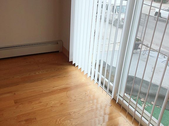 5th image of 6132 218th St