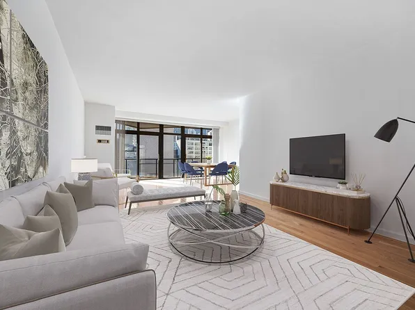 100 United Nations Plz APT 20E, New York, NY 10017