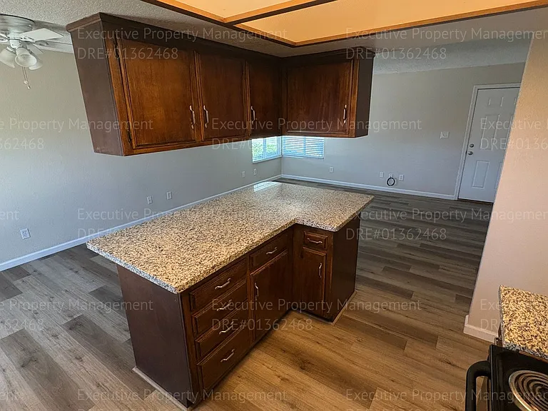709 Deseret Way — Photo 16