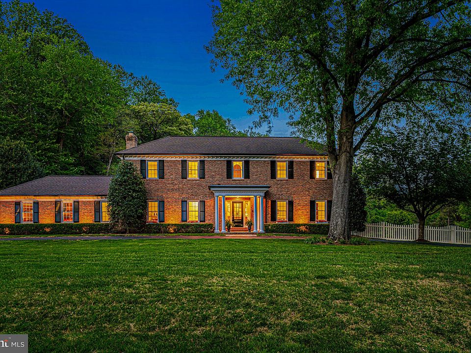 1st image of 331 Canterwood Ln
