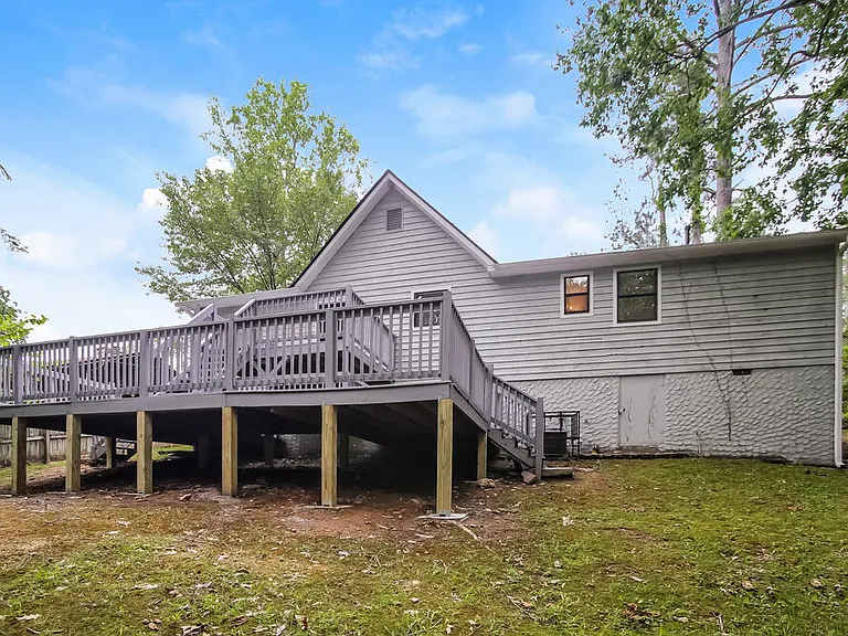 2597 Carol Cir — Photo 16