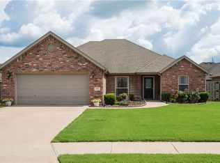 1210 N Coventry Ln, Centerton, AR 72719