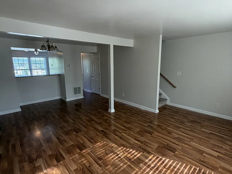 160 Lee St #1 — Photo 5