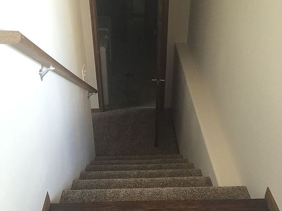3rd image of 923 Eaglewood Ave W