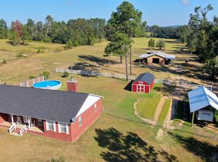 1586A Ledger Rd, Chipley, FL 32428