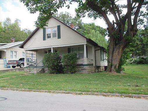 2nd image of 812 Pendleton Ave