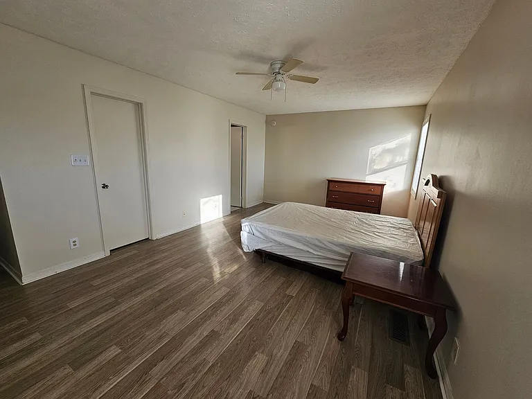 755 Burcale Rd #E6 — Photo 9