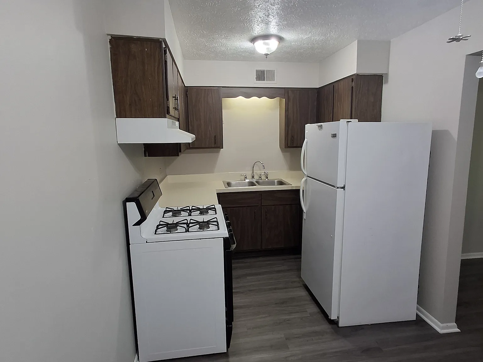 310 E Market St — Photo 4