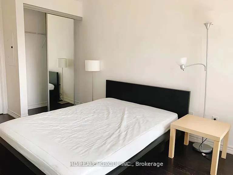 386 Yonge St #1221 — Photo 7
