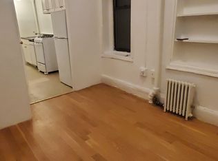 554 W 50th St APT 1RE, New York, NY 10019