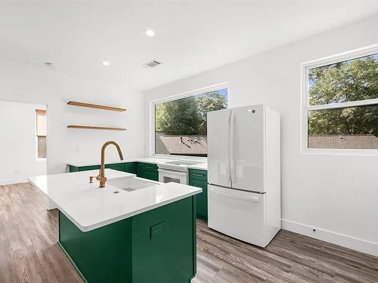 1871 Dyer Cir — Photo 23