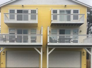 202 S Pacific St, Rockaway Beach, OR