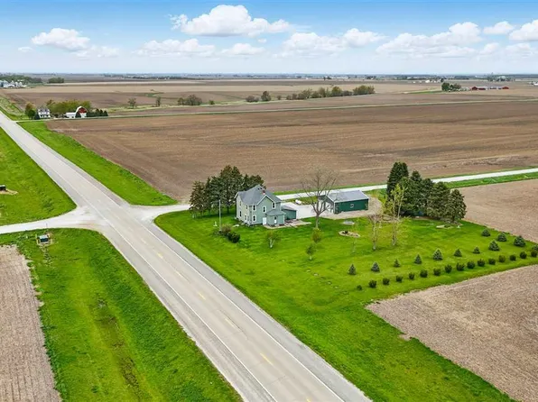 1694 Hemlock Ave, Wellman, IA 52356