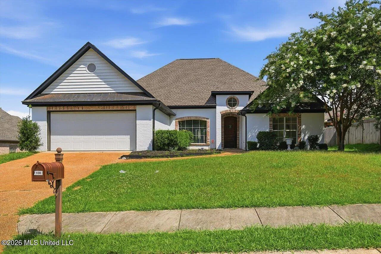 4 bed, 2.5 bath, 2421 sqft, $2,800 — Photo 2