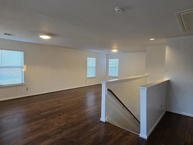 6718 Hawthorne Falls Ln — Photo 13