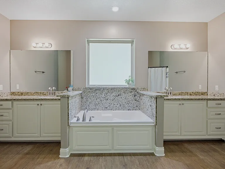 1115 Magdalena Dr — Photo 11