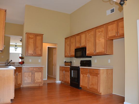 5th image of 280 Turnbridge Cir