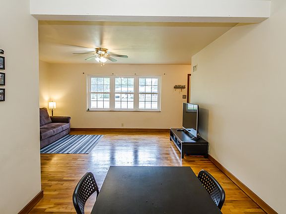 4th image of 203 E Park Dr