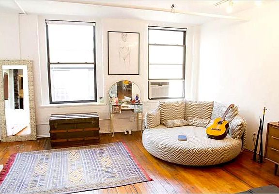 3rd image of 75 Leonard St APT 5NW