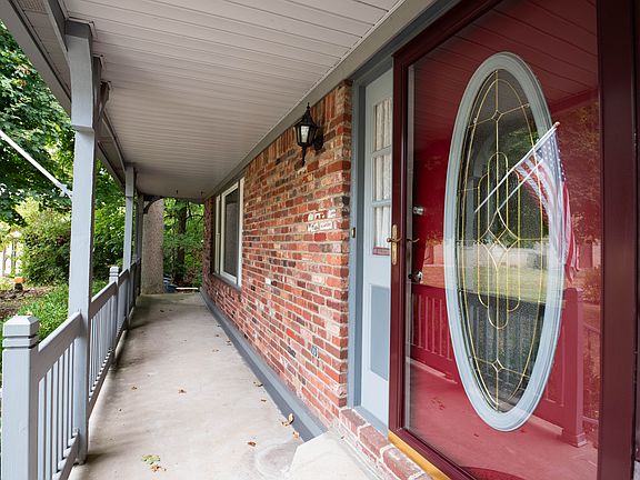 3rd image of 7331 Scarborough Blvd