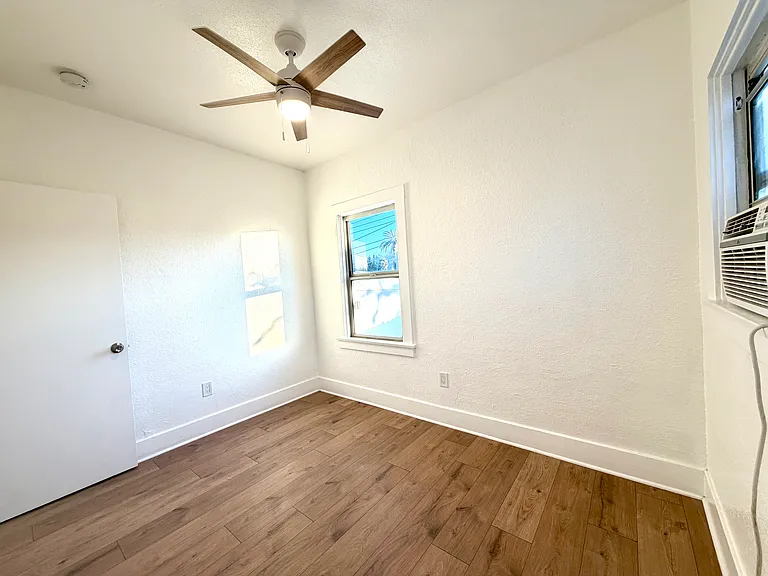 2629 1/2 Granada St #2629-1/2 — Photo 15