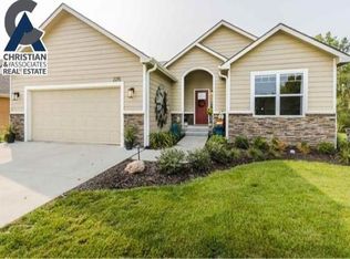 2215 Willow Creek Pl, Wamego, KS 66547