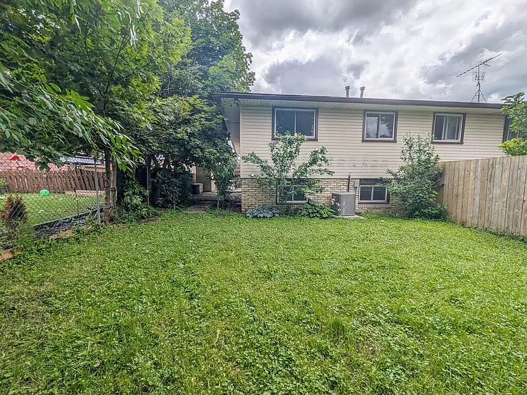 3 Tara Cres — Photo 28
