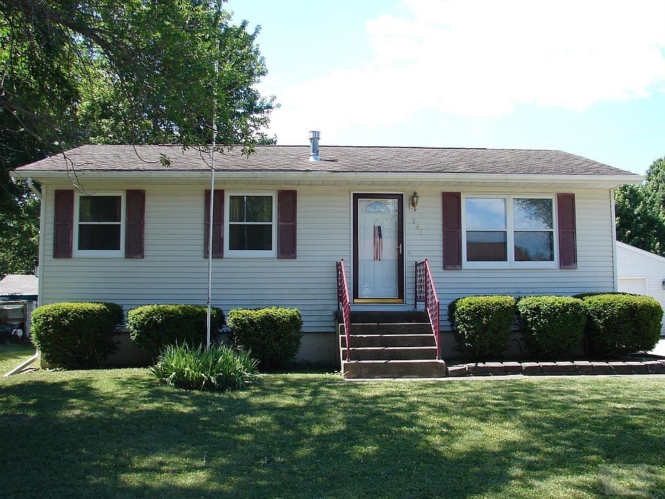1st image of 902 W Hill Ave