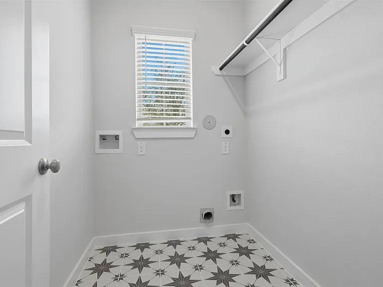 5011 Bowen Prairie Dr — Photo 25