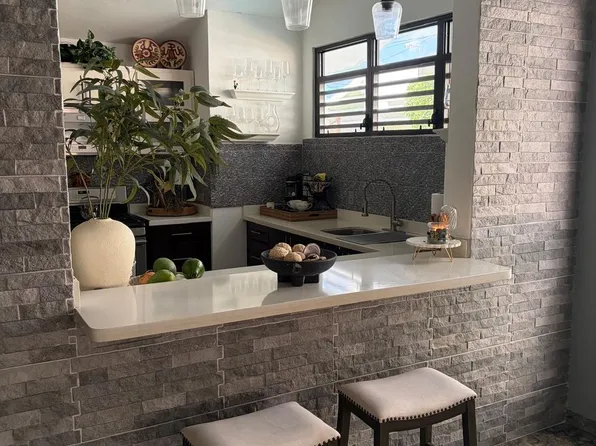 Urb Torrimar Avenue Lomas Verdes Blq #M32, Guaynabo, PR 00966